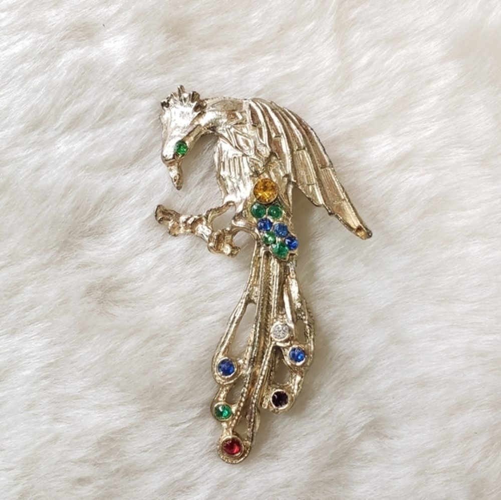 VINTAGE Gold Tone Peacock Bird Brooch Jewel Tone Rhinestones
